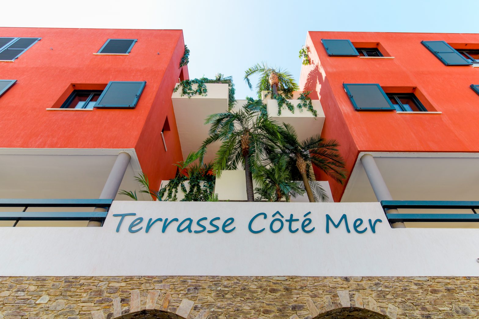 Terrasse Côté Mer à Bormes les Mimosas - Groupe Piersanti
